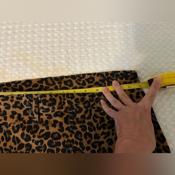 Time & Tru women’s sz S leopard print jeggings, new, great with red flats/boots - Picture 3 of 5